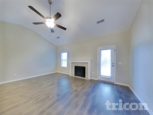 Photo - 825 Ellyson Dr