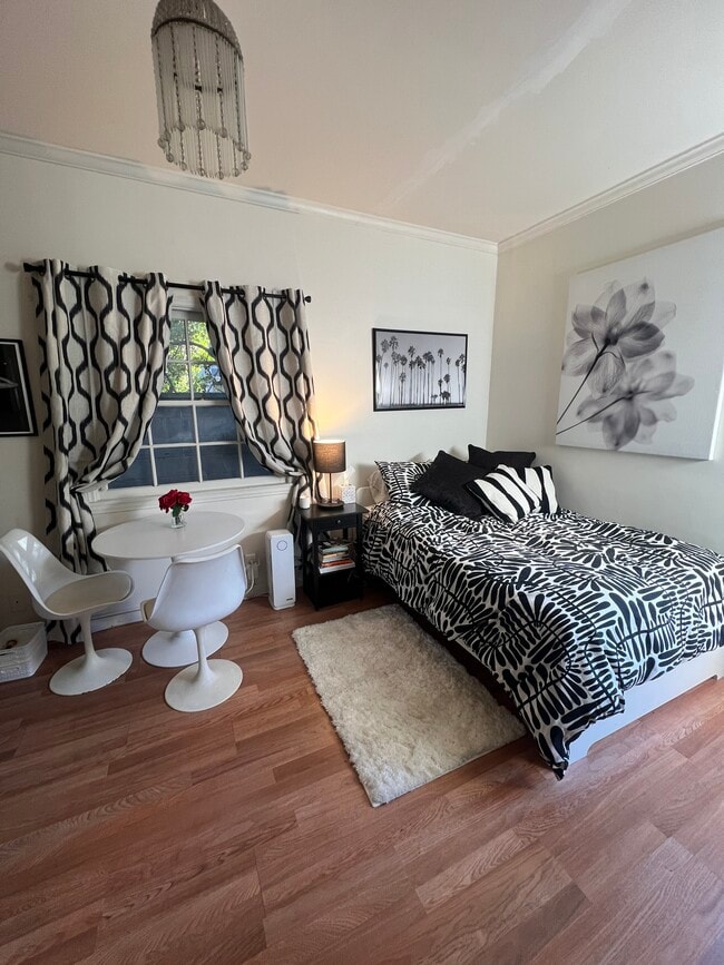 Photo - 532 S Irving Blvd Unidad Garden Studio