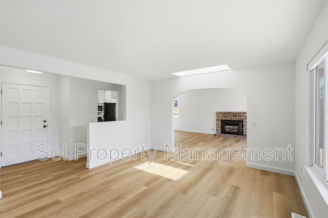 Photo - 905 Pellegrini St
