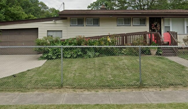 Photo - 2080 Bancroft St