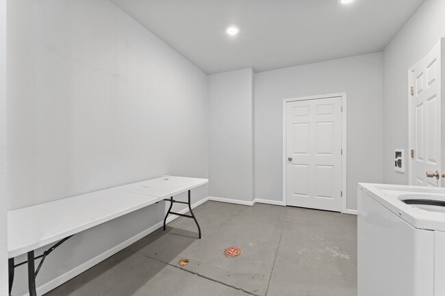 Photo - 408 Academy St