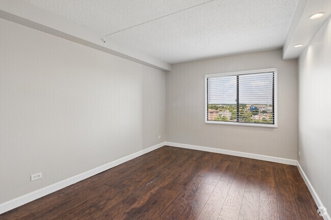 1BR, 1BA - 760SF - Primary Bedroom