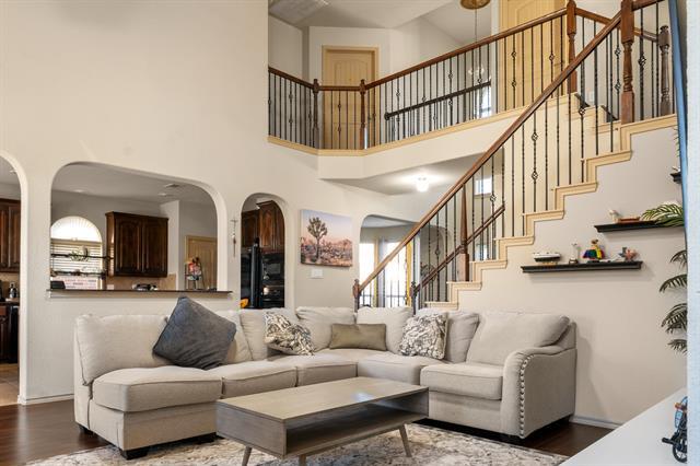 Photo - 428 Running Water Trail