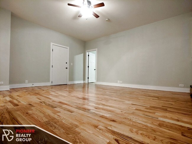 Photo - 635 W Barry Ave Unit 101