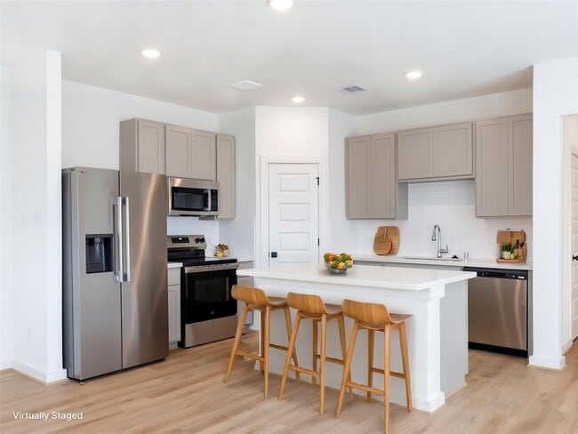 Building Photo - 2035 Longmire Villas Ct