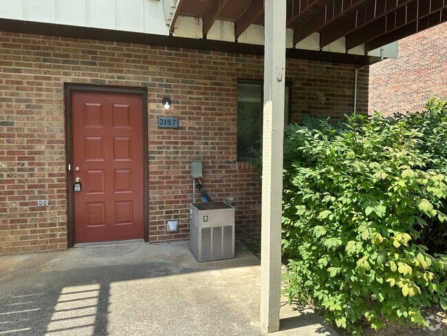Building Photo - 1 Bedroom / 1  Bath Townhome Kingsport TN