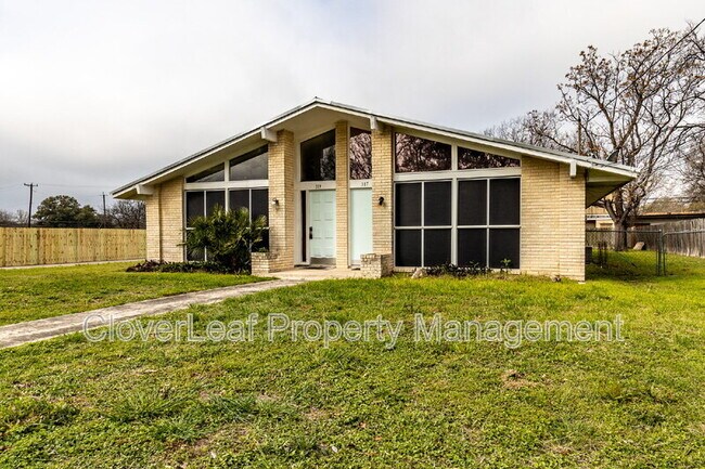 Photo - 319 Gaiety Ln