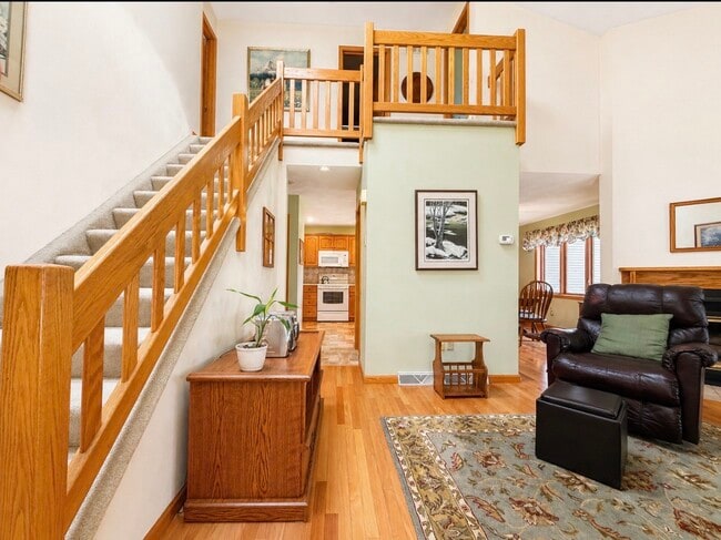 Photo - 209 Vivian Ln
