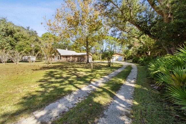 Photo - Peaceful Country Living Close to Everything