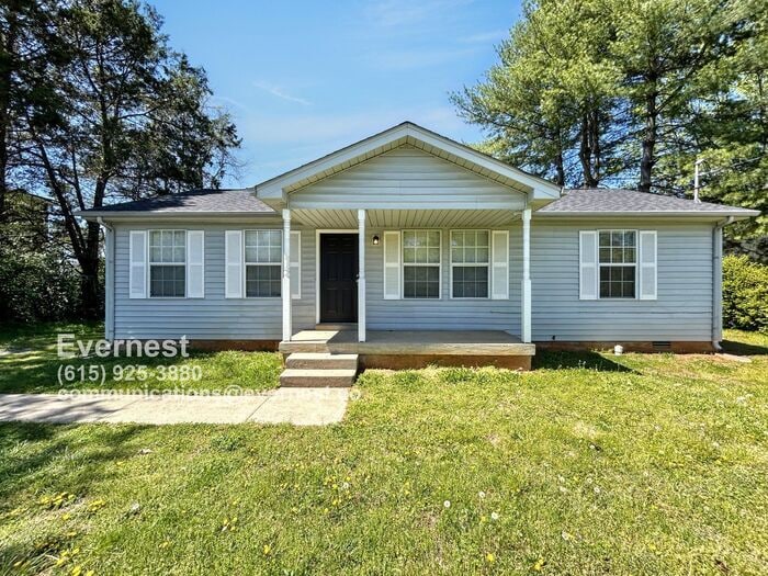 Adorable 3-Bedroom, 2-Bathroom Home in a C... - Adorable 3-Bedroom, 2-Bathroom Home in a C...
