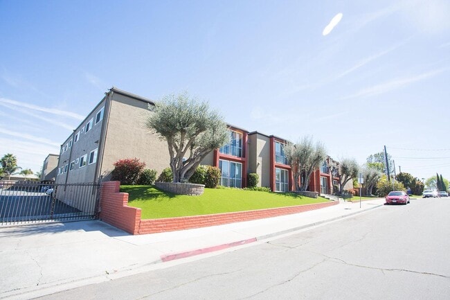 Photo - Courtyard on 68th