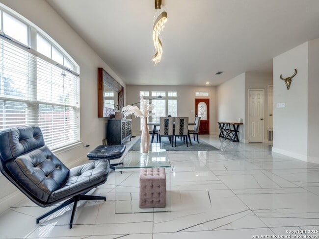 Photo - 19606 Flair Oak