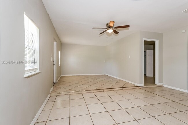 Photo - 438 SE Streamlet Ave