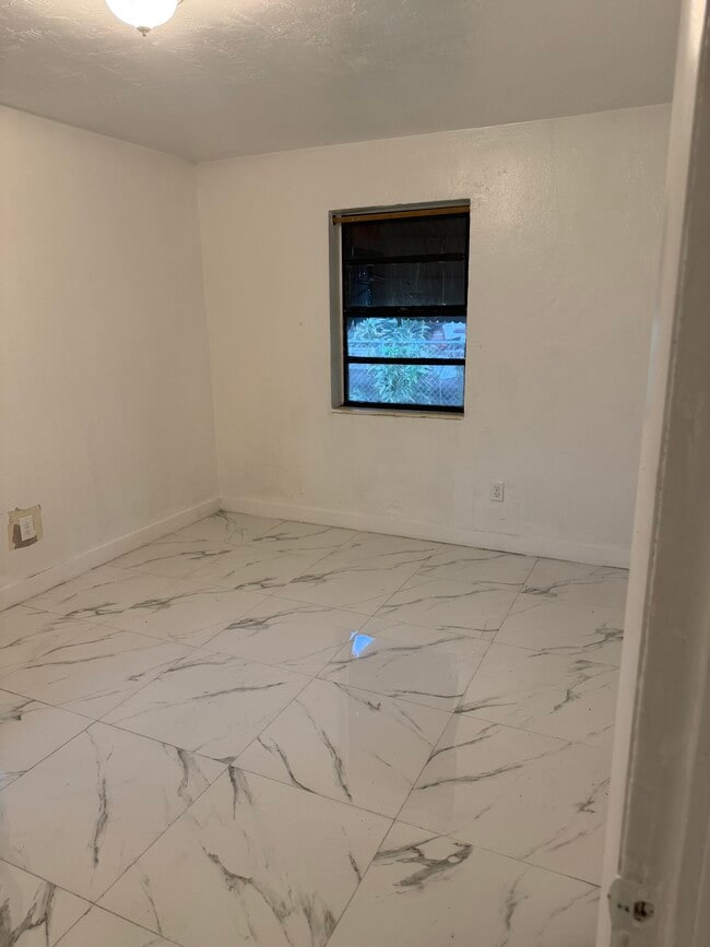 Photo - 16251 NE 18th Pl Unit 16251 NE 18th Pl