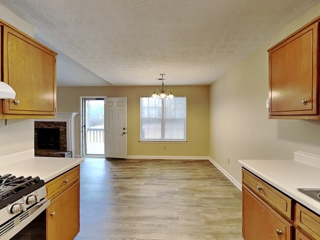 Photo - 411 Fieldgreen Dr