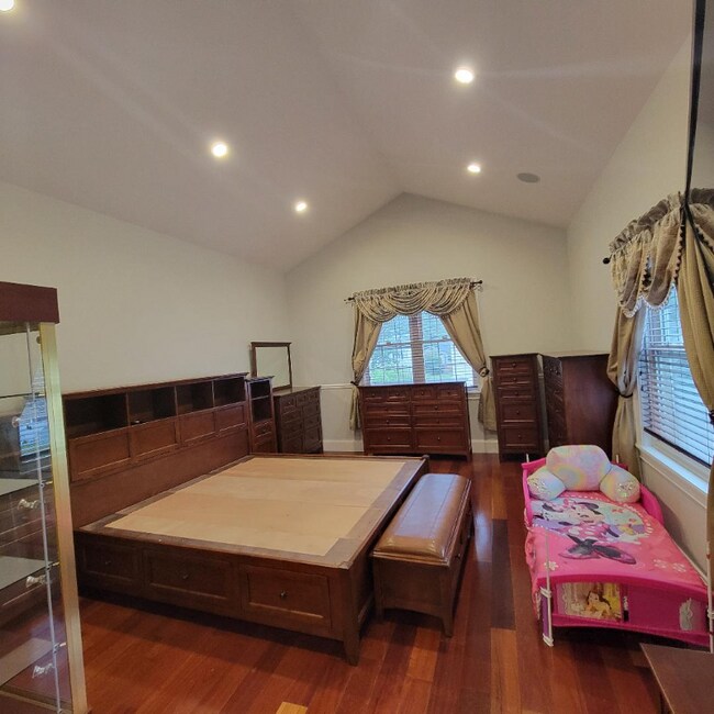 Photo - 713 Academy Ave Unit 2