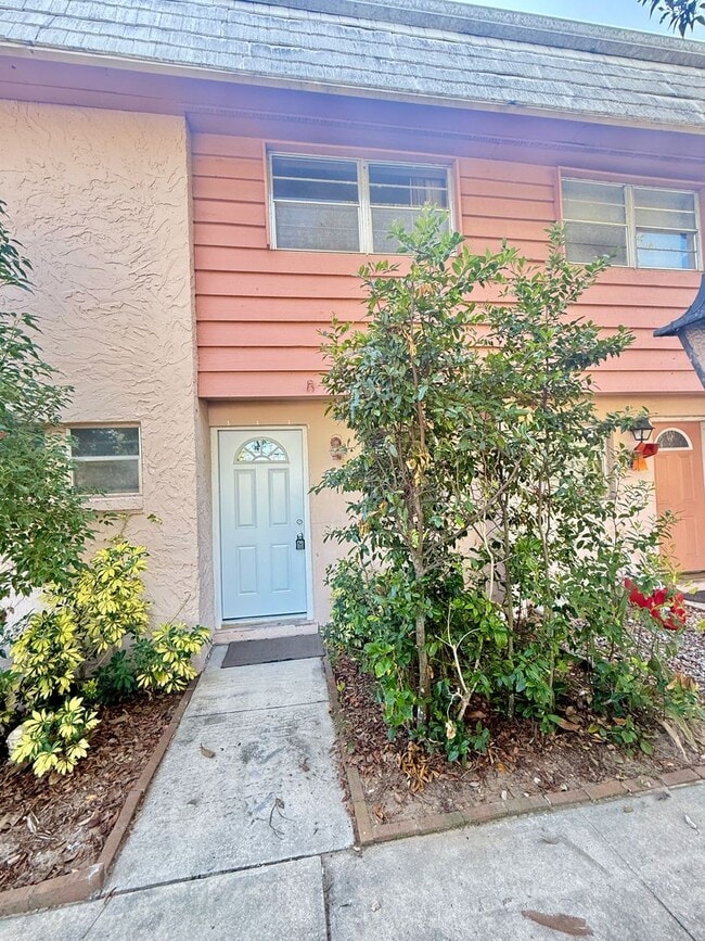ROYAL OAK TOWNHOUSE CONDO - ROYAL OAK TOWNHOUSE CONDO Unit A129