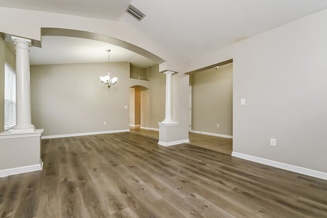 Photo - 315 Delwood Breck St