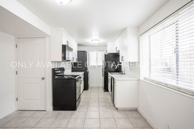 Photo - 2090 S State St