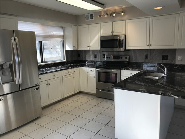 Photo - 265 Bay Village Dr