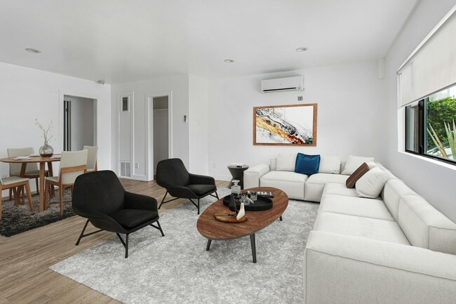 Building Photo - 1949 Park Grove Ave Unit 5