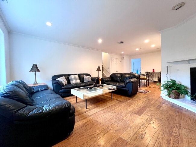 Photo - 61 Grove St Unit APT E