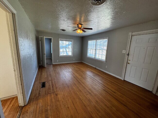 Photo - House Located Near Maxey Park, Medical District & Elementary School!