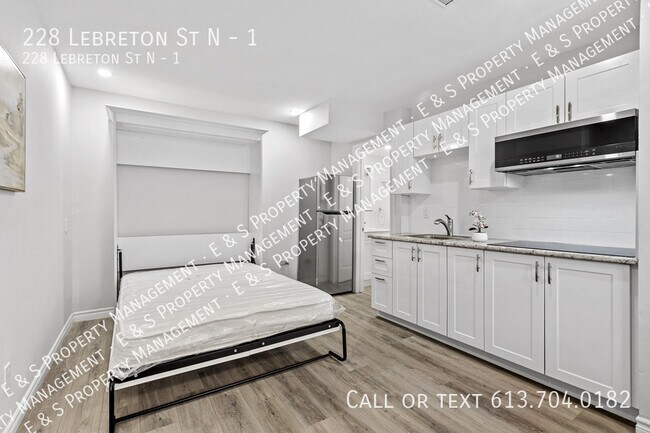 Photo - 228 Lebreton St N Unité 1