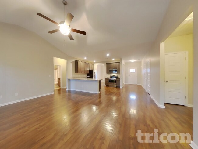 Photo - 824 Ellyson Dr