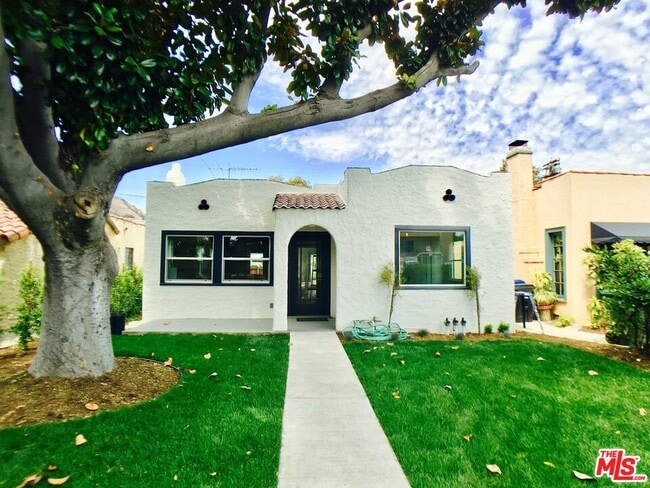 Photo - 3835 Hollypark Pl