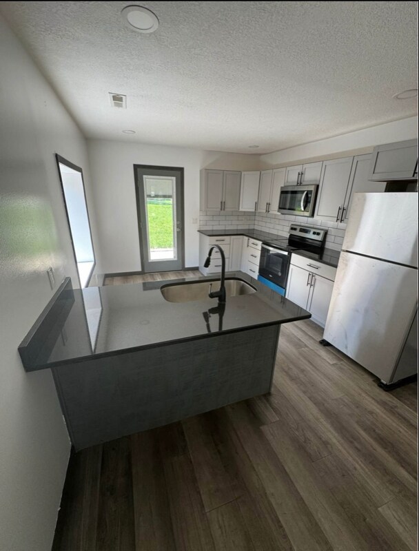 Photo - 1018 Glezen St