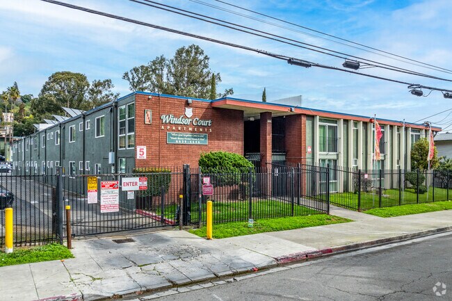 Photo - Windsor Court Apartments