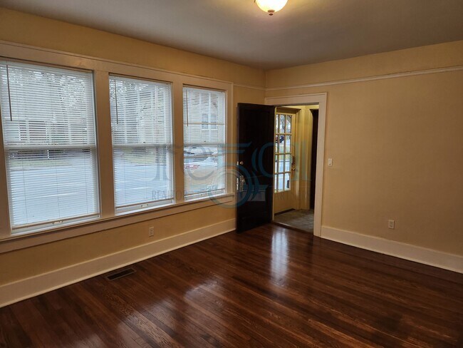 Photo - New Downtown Condo Feel With the Hillcrest Vibe! Unit B