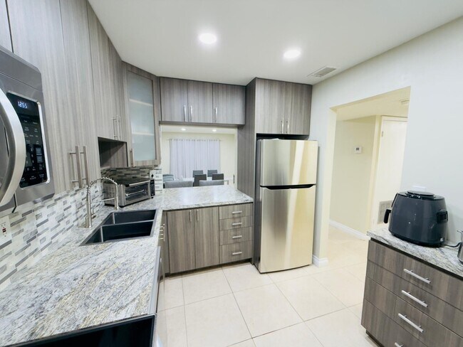 Photo - 5545 N Lakewood Cir Unit 425