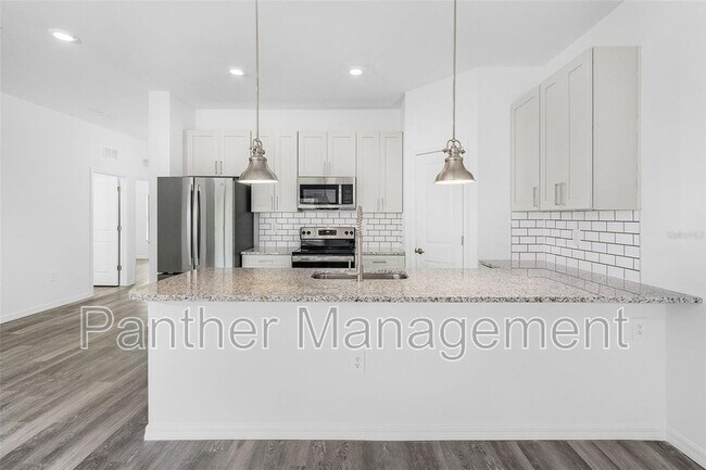 Photo - 2122 Armour Rd