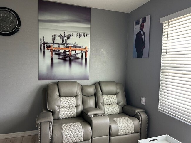 Photo - 845 Ambleside Dr