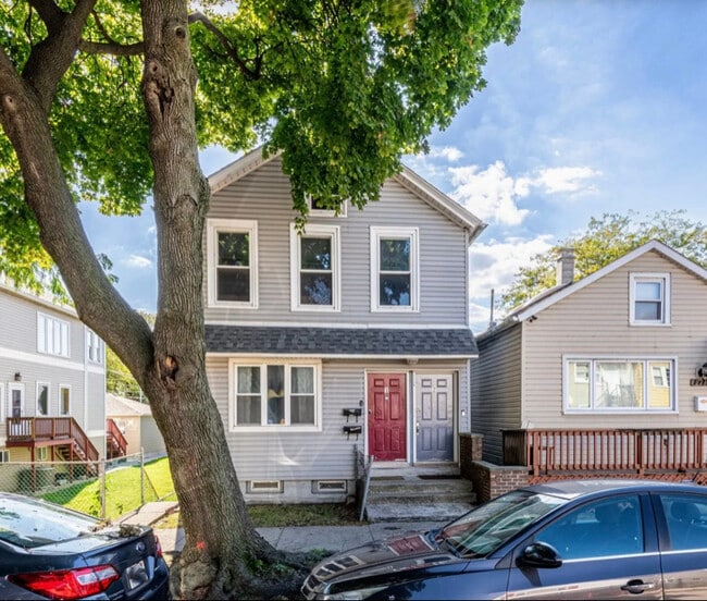 Building Photo - 2724 S Crowell St