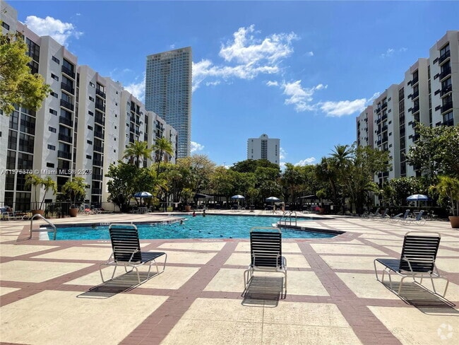Building Photo - 16909 N Bay Rd Unit 107 Rental