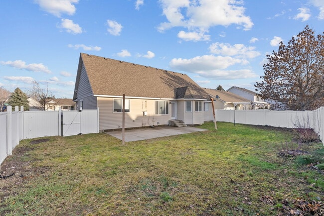 Photo - 5957 N Saint Croix Dr Unit Rooms for rent