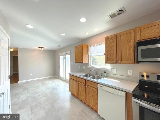 Photo - 813 Yardley Dr