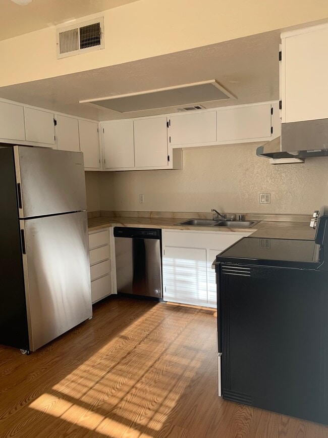 Photo - 1011 Meadowlark Ct SE Unidad MEADOWLARK  #4