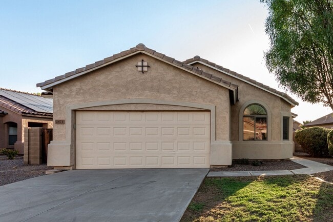 Building Photo - Charming home in McCartney Center!