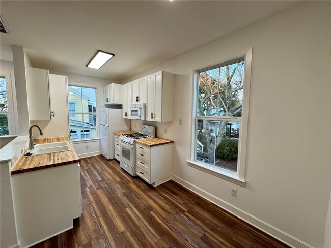 Photo - 2119 Avenue O 1/2