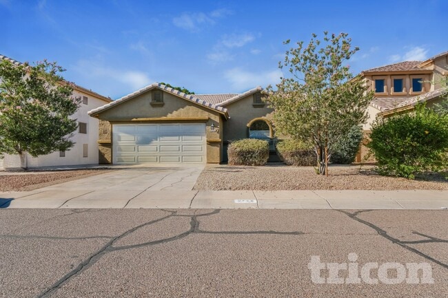 Building Photo - 2733 E Gary Way