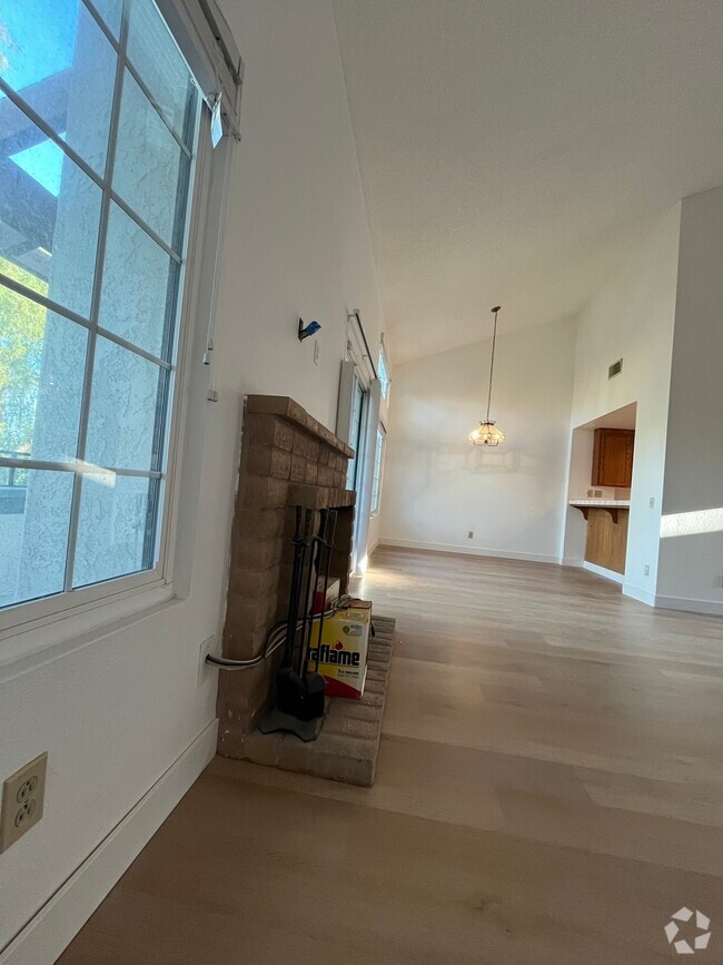 Building Photo - 1550 Apache Dr Rental