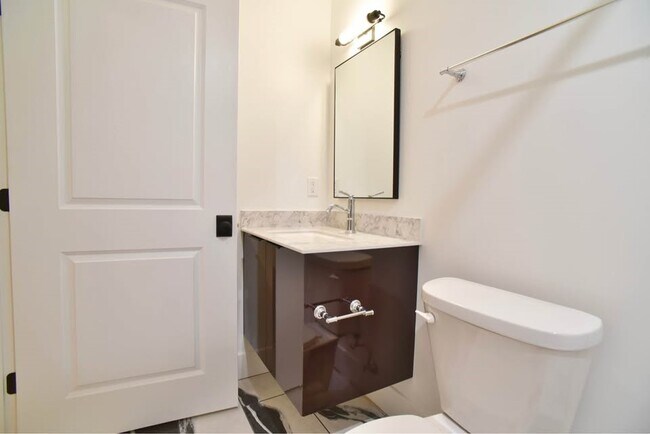 Photo - 30 W Broad St