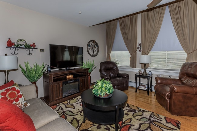 Photo - The Meetinghouse at Goffstown