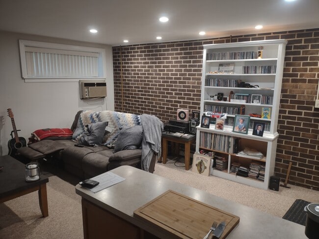 Photo - 525 N Jackson St Unit Apt 8