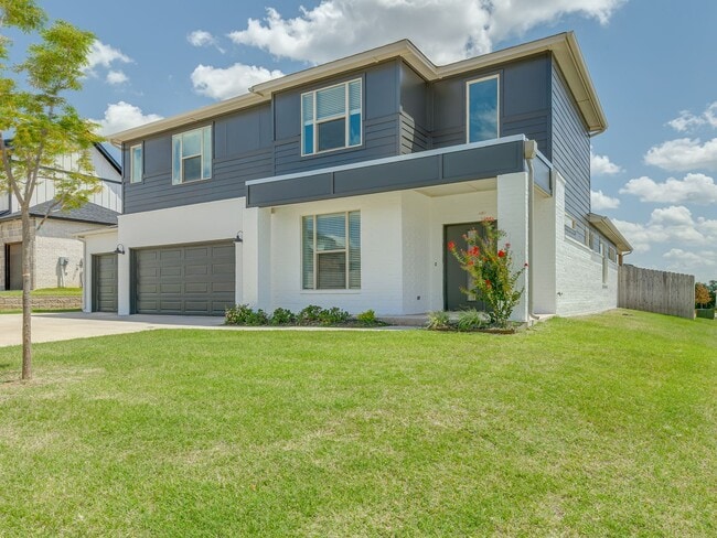 Photo - Beautiful New Construction Home in Edmond/...
