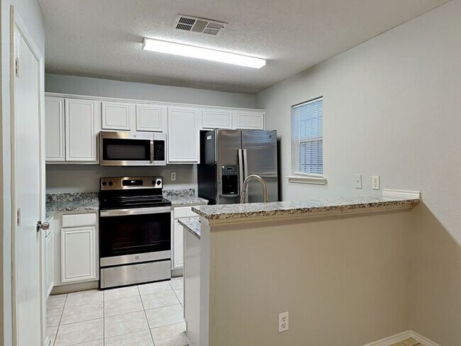 Photo - 715 Jalisco Plaza